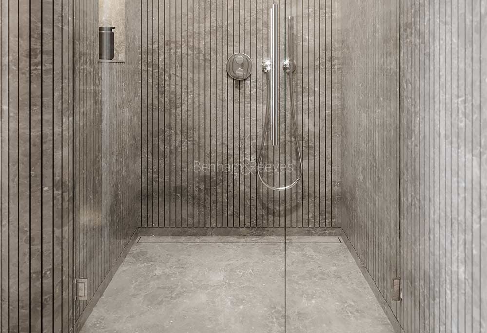 Bathroom view of Marylebone Square Image 3