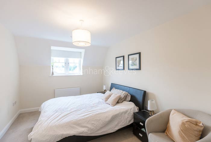 Bedroom view of Mercury House Image 1