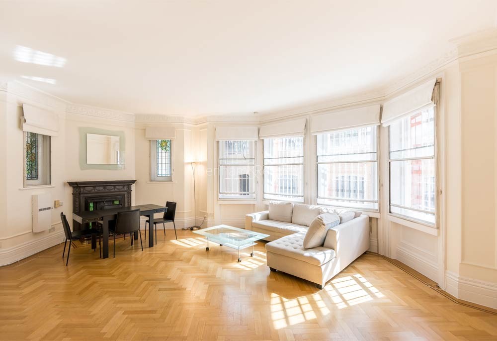 Reception view of Nevern Mansions Image 1