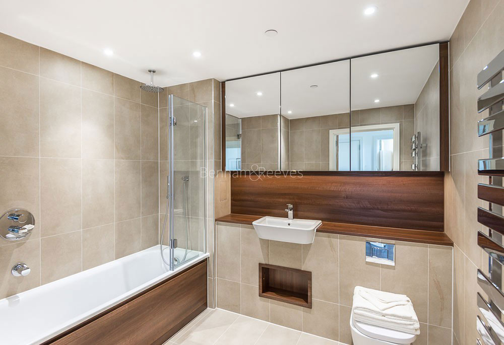 Bathroom view of Nine Elms Point Image 1