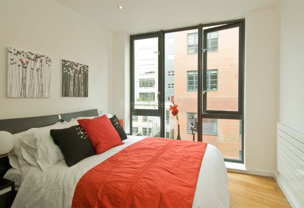 Bedroom view of Pegaso Image 1