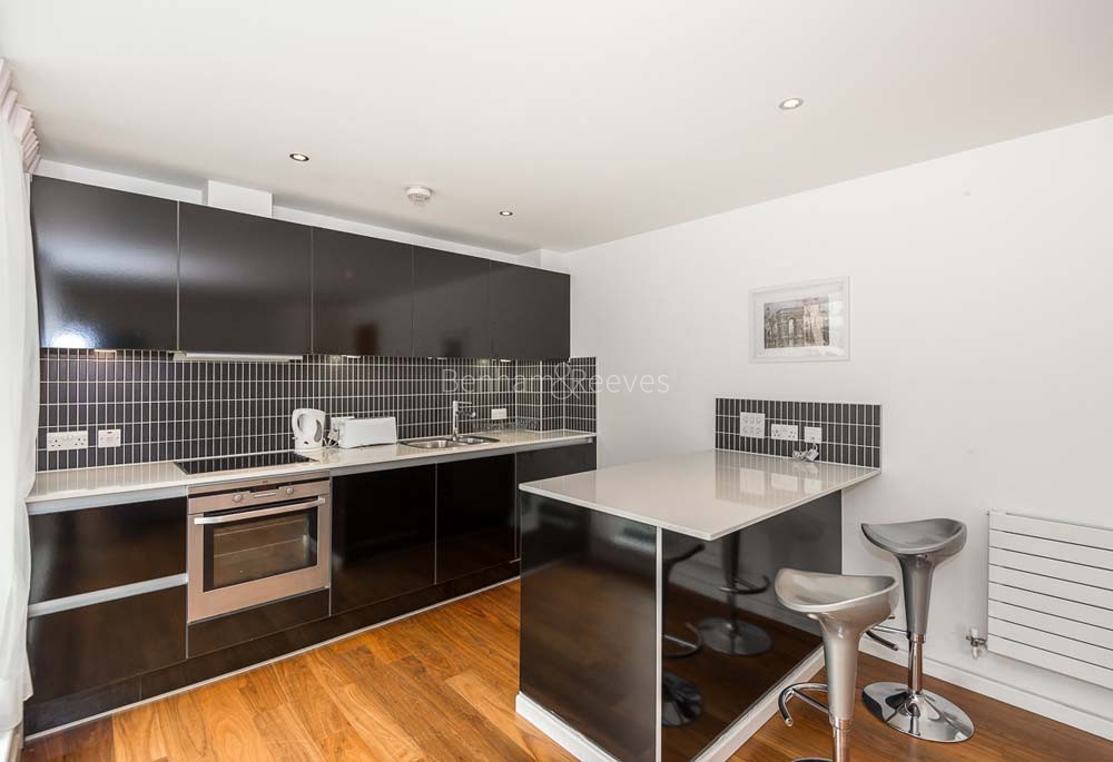 Kitchen view of Pegaso Image 1