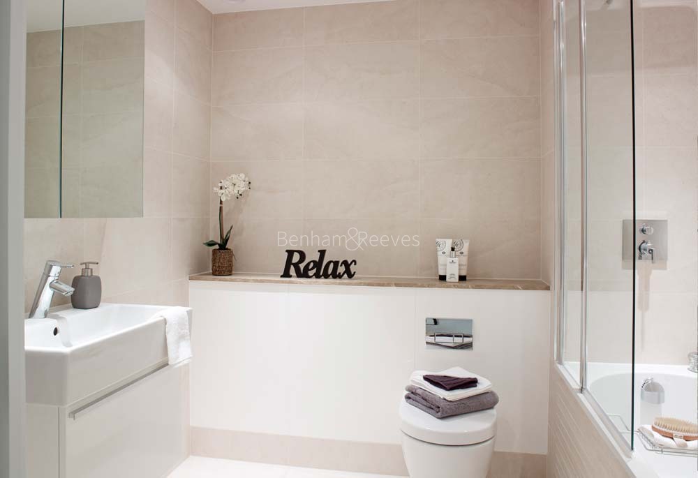Bathroom view of Portobello Square Image 1