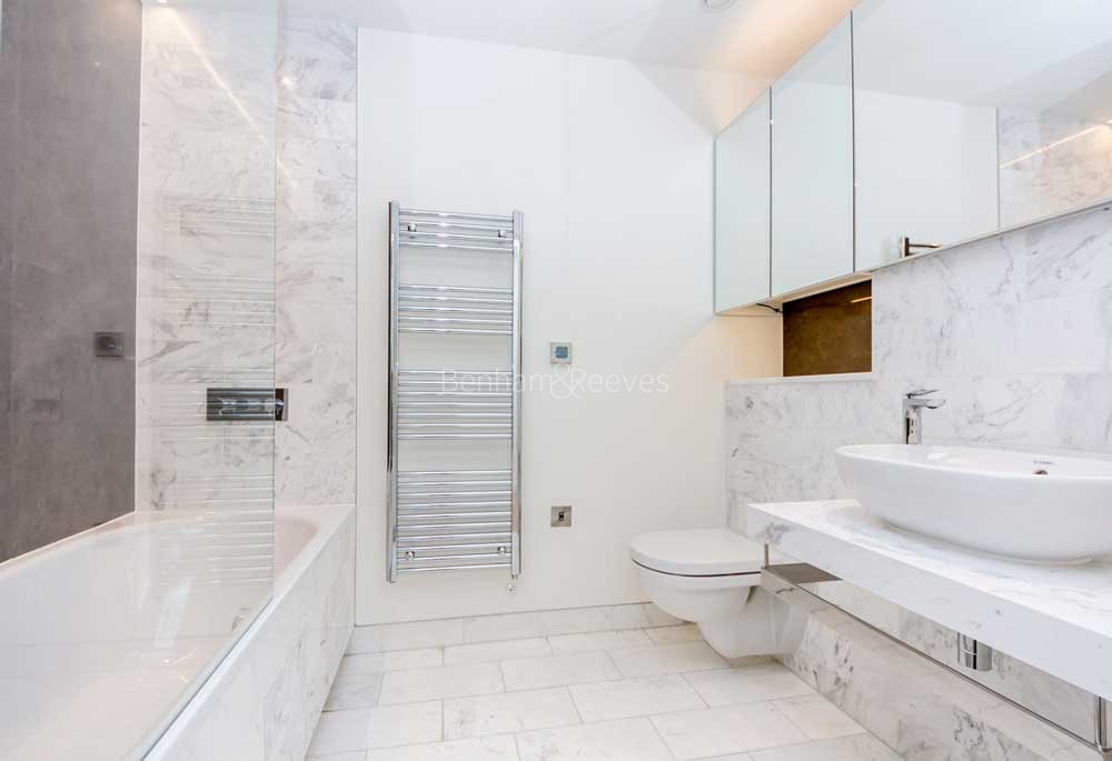 Bathroom view of Providence Wharf Image 1