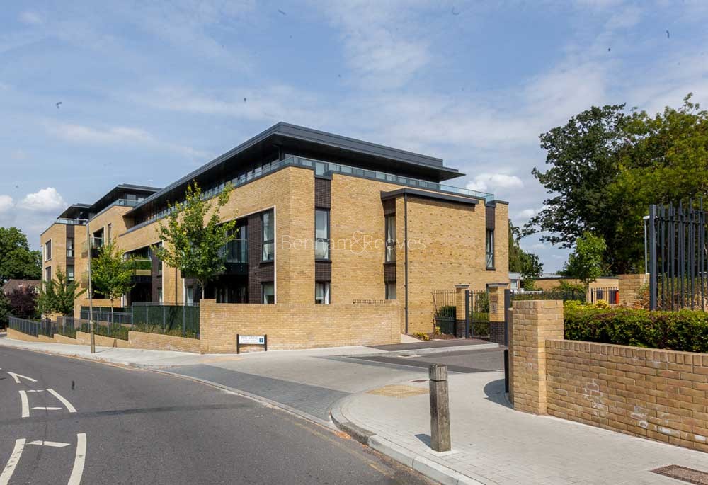 Exterior view of Putney Rise Image 1