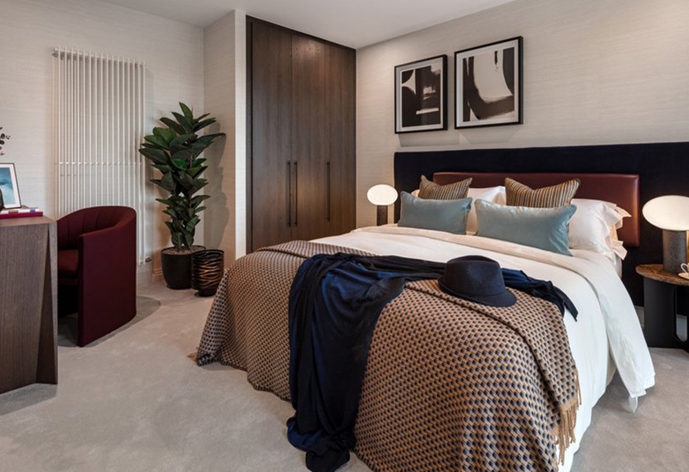 Bedroom view of Queens Cross Image 1