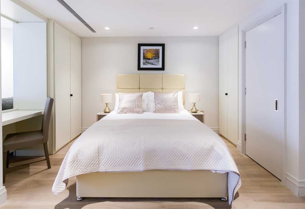 Bedroom view of Queen's Wharf Image 1