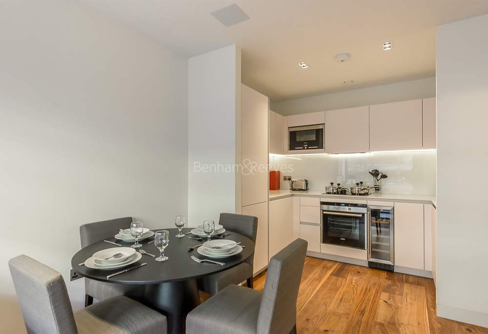 Kitchen view of Roman House Image 1