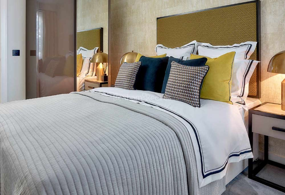 Bedroom view of Royal Exchange Image 1