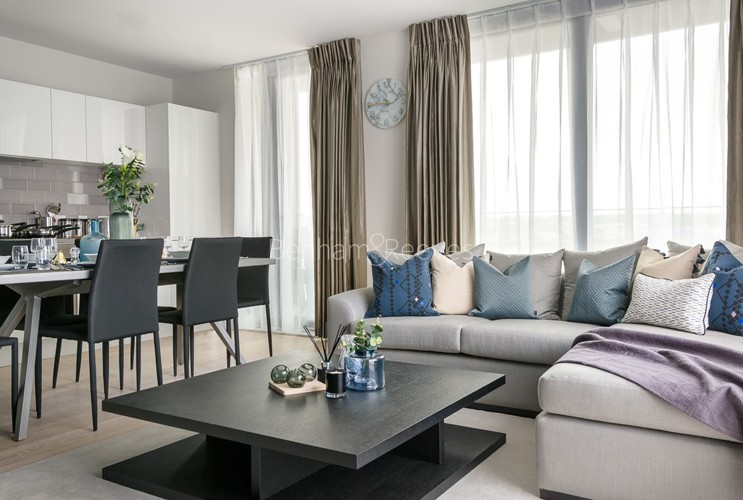 Reception view of Royal Wharf Image 3