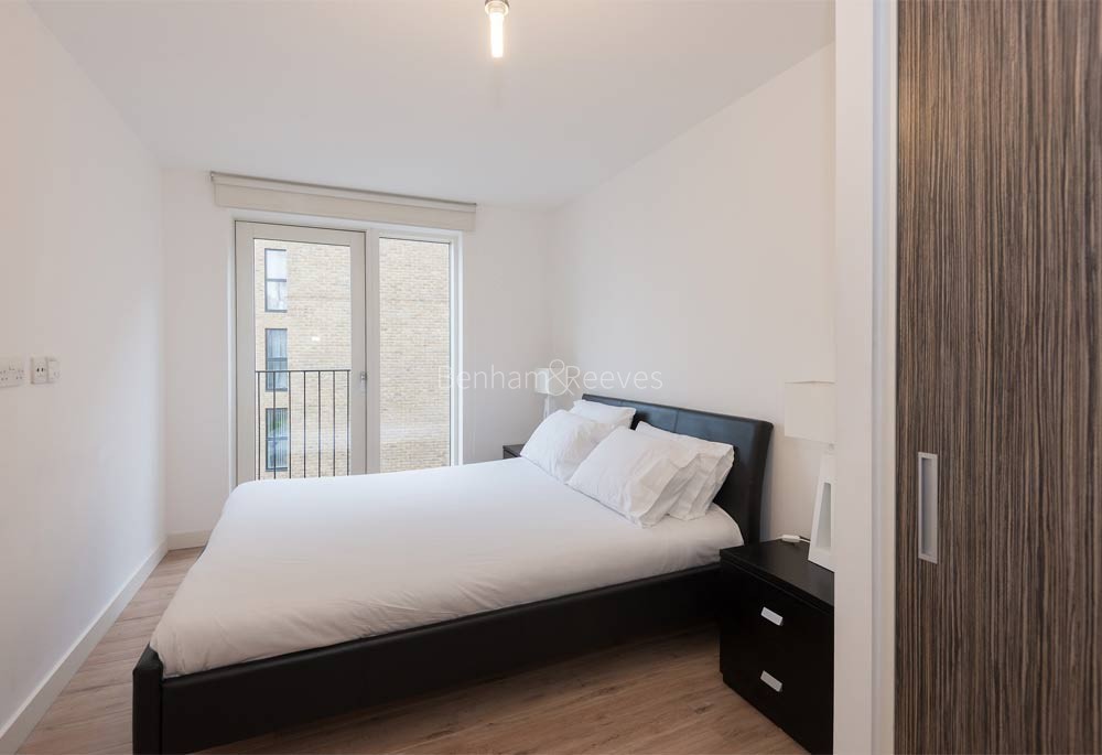 Bedroom view of Silvermill Image 1