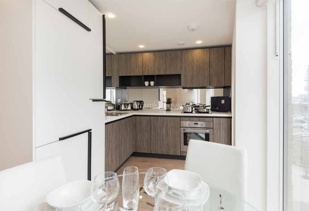 Kitchen view of Silvermill Image 1