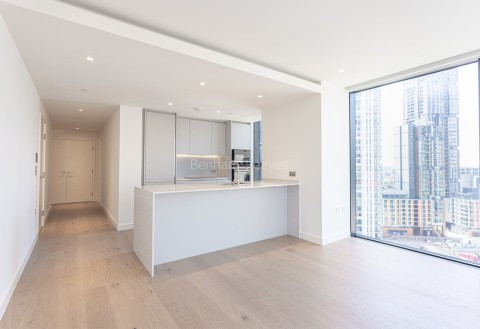 Kitchen view of South Quay Plaza Image 1