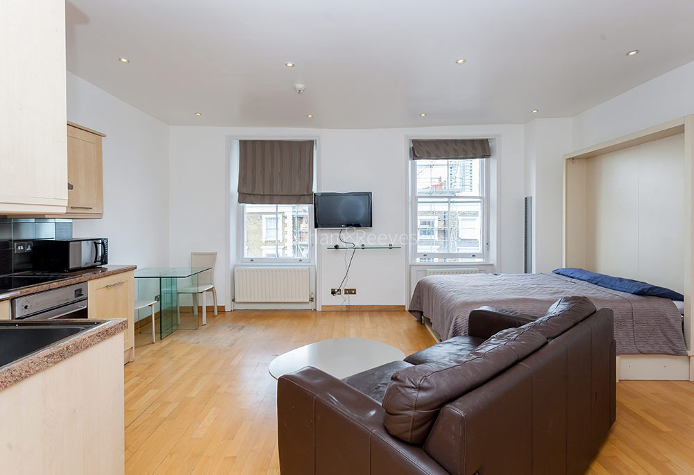 Reception view of St Stephens Gardens Image 3