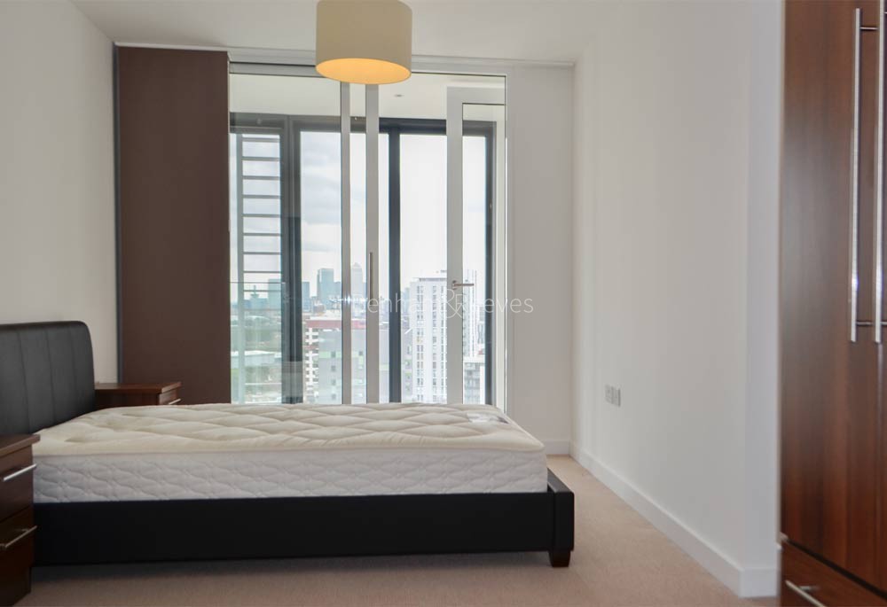 Bedroom view of Stratford Plaza Image 1