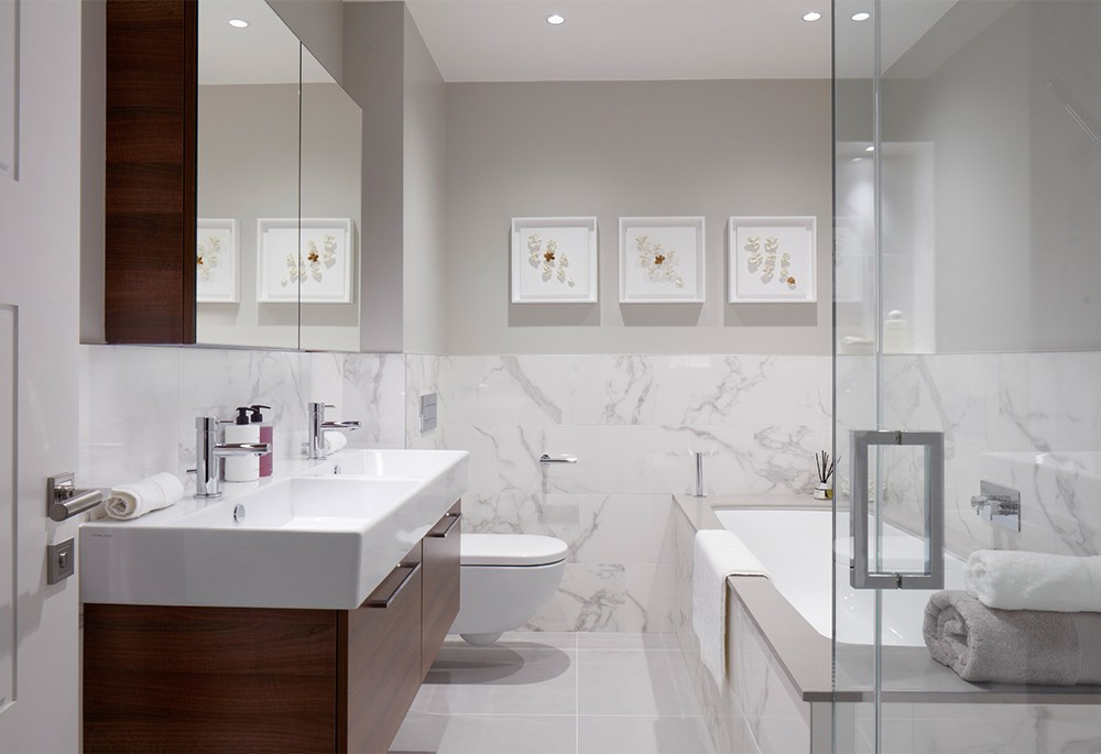 Bathroom view of Teddington Riverside Image 2