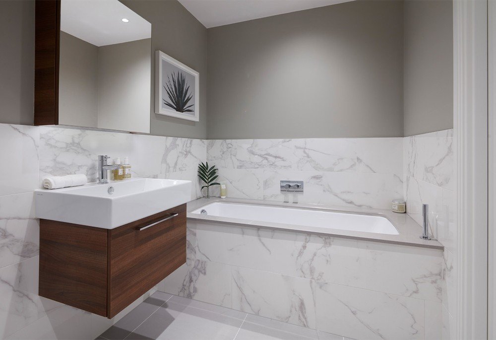 Bathroom view of Teddington Riverside Image 1