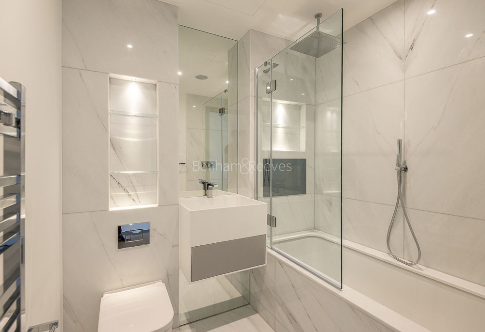 Bathroom view of The Compton Image 1