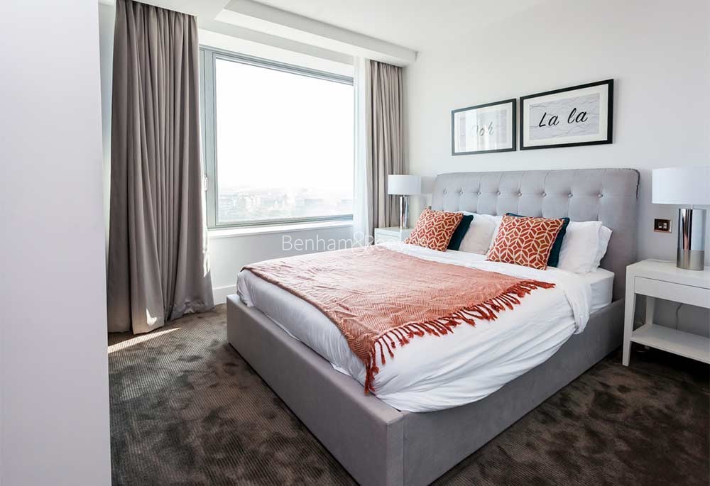 Bedroom view of The Corniche Image 1