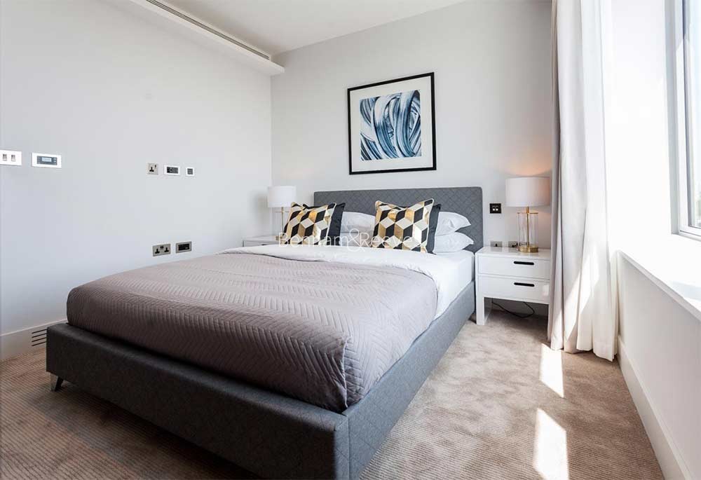 Bedroom view of The Corniche Image 2