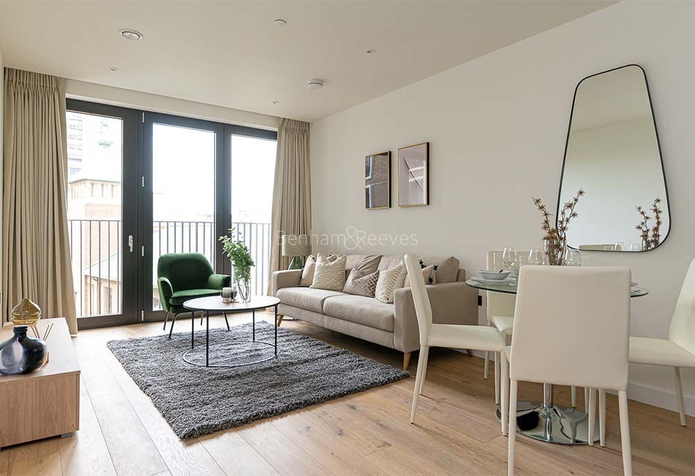 Exterior view of The Denizen Image 1