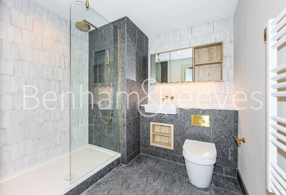 Bathroom view of The Draper Image 2