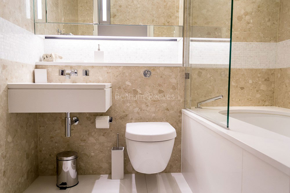 Bathroom view of The Heron Image 1