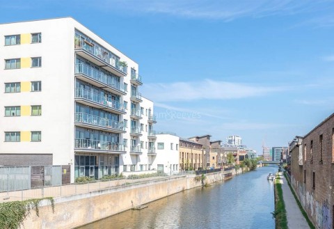 Aqua Vista, Bow, E3