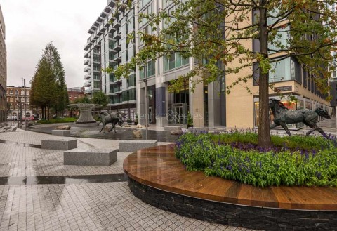 Goodman's Fields, Aldgate, E1