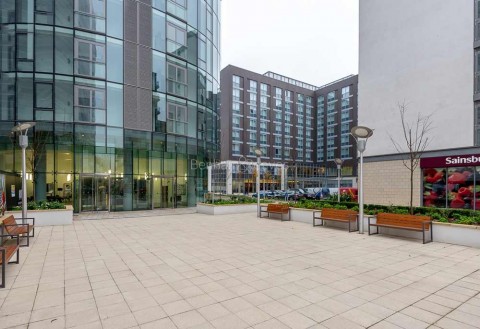 GWQ, Brentford, TW8