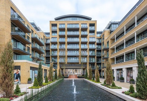 Kew Bridge, Brentford, TW8