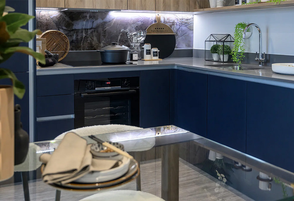 Kitchen view of Bankside Gardens Image 1