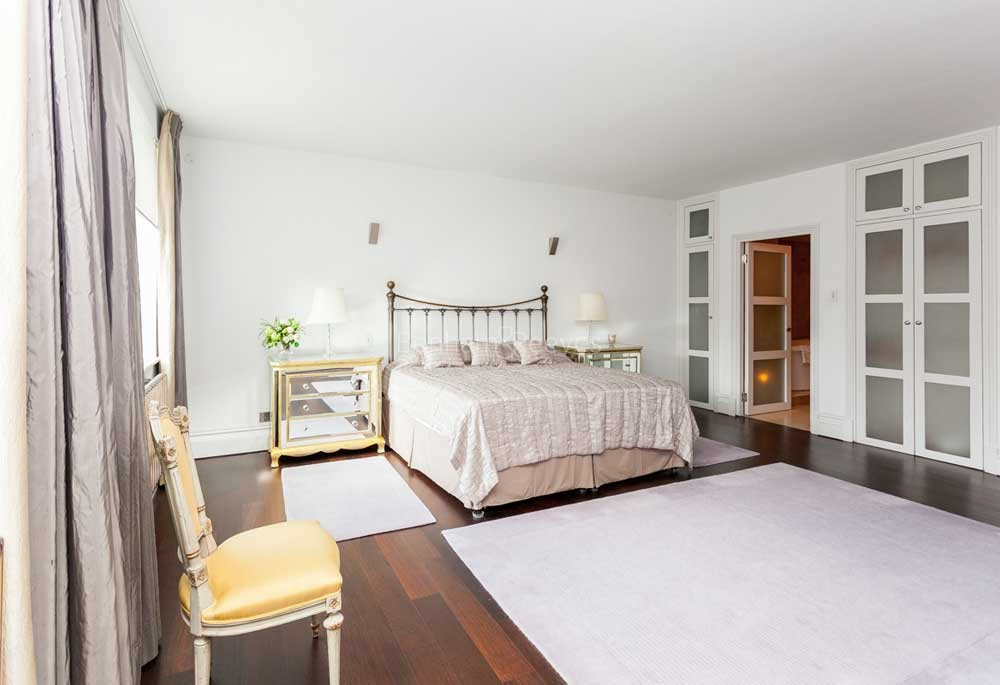 Bedroom view of Chelsea Harbour Image 1