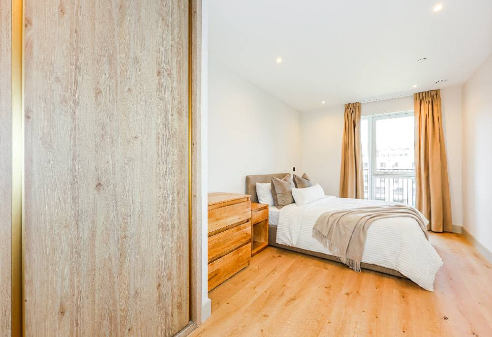 Bedroom view of The Draper Image 1