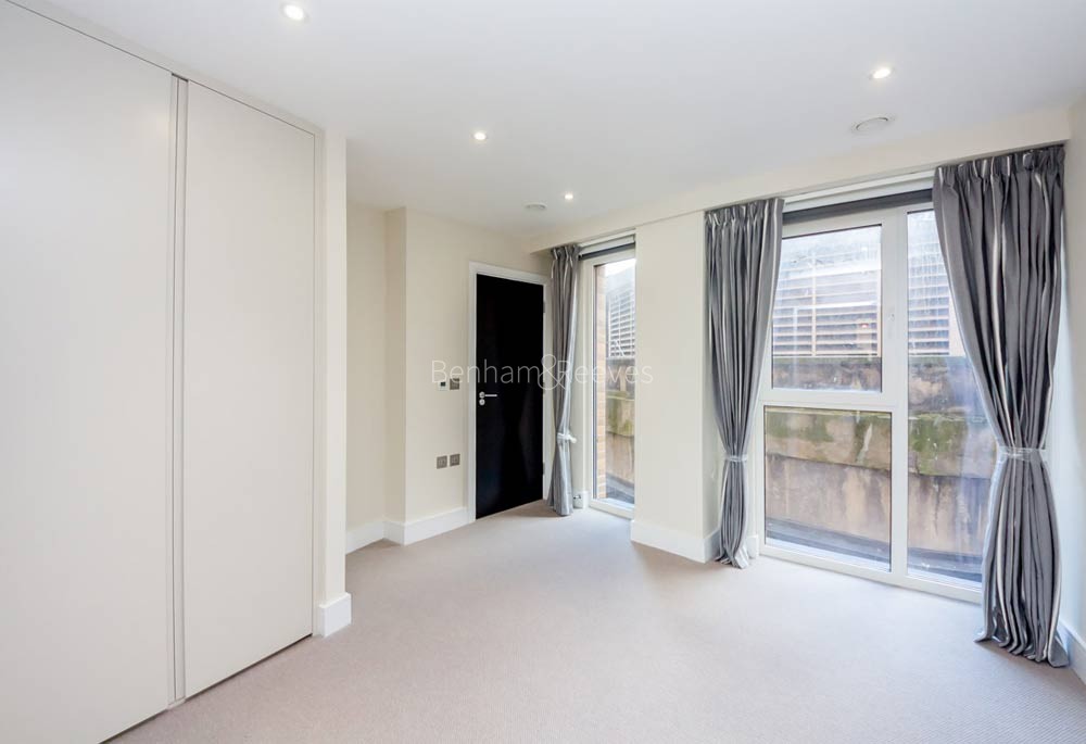 Bedroom view of Wapping Riverside Image 1