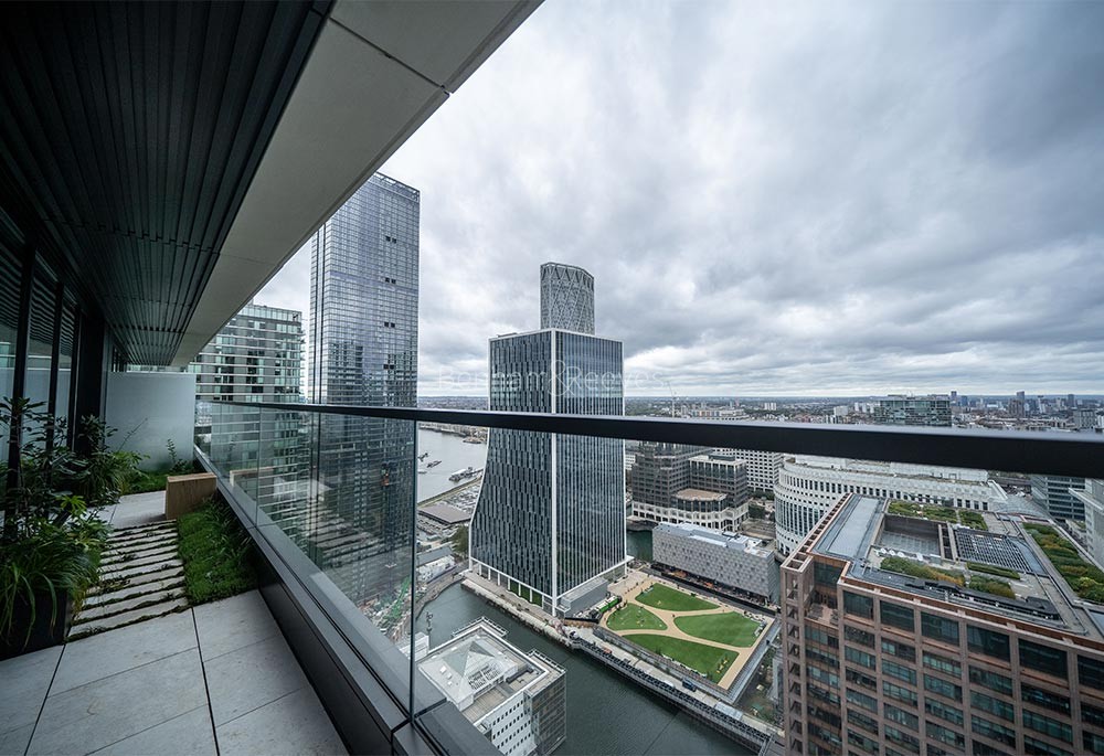 Exterior view of Wardian Image 1