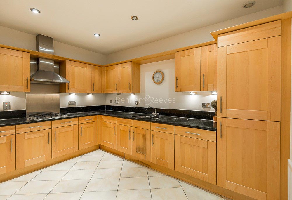 Kitchen view of Warren House (Kensington Westside) Image 2