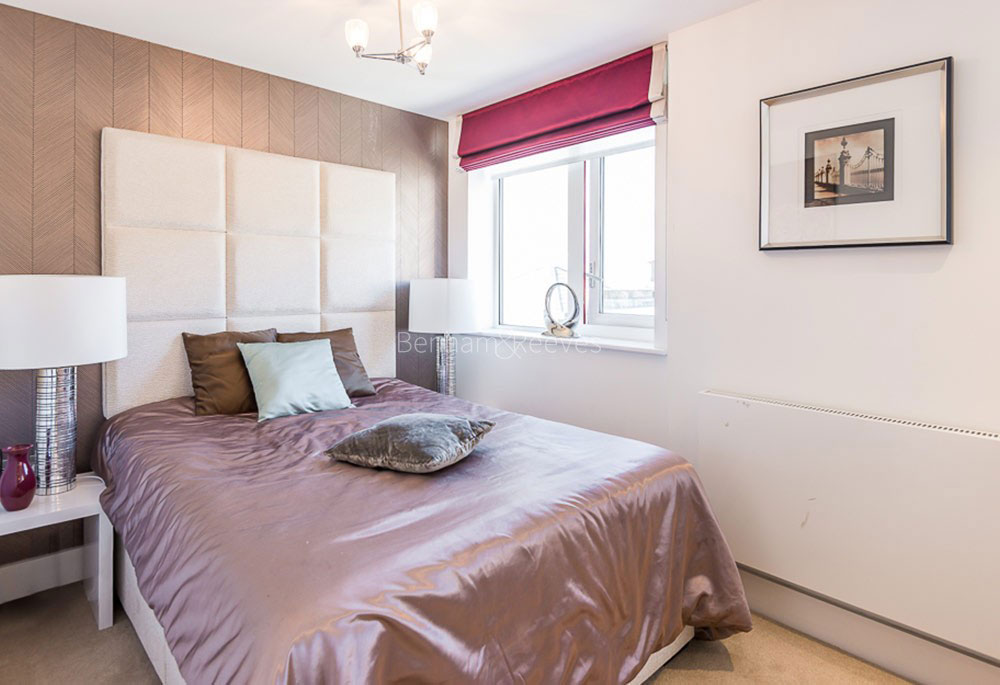 Bedroom view of Warren House (Kensington Westside) Image 1