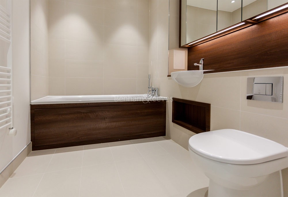 Bathroom view of Wembley Park Gate Image 2