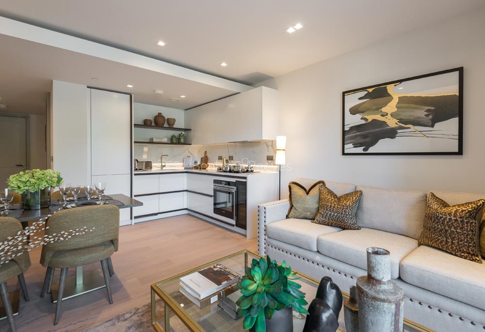 Reception view of West End Gate Image 2