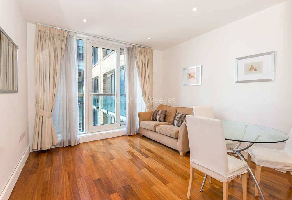 Reception view of West End Quay Image 1