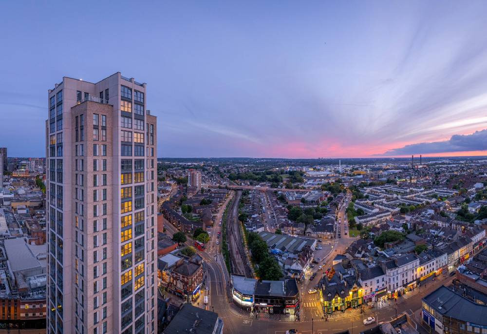 Exterior view of London Square Croydon Image 2