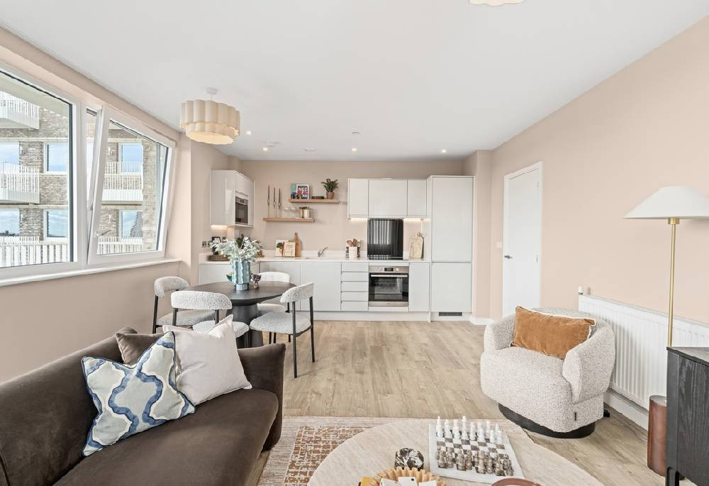 Reception view of Southall Grove Image 1