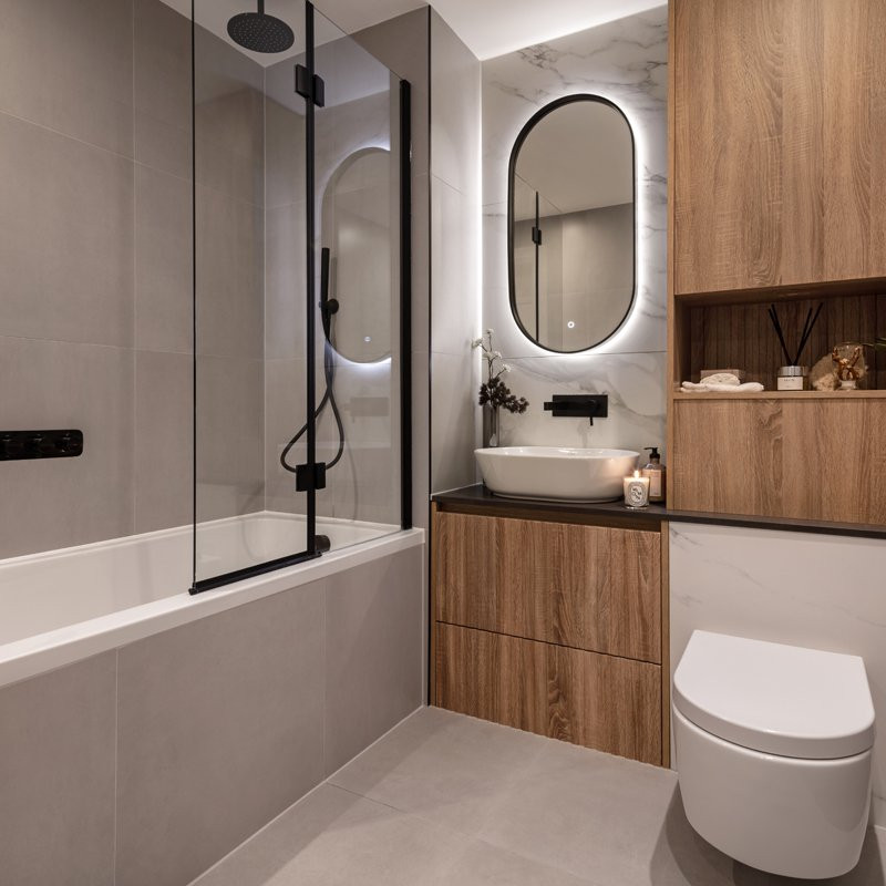 Bathroom view of Queens Cross Image 1
