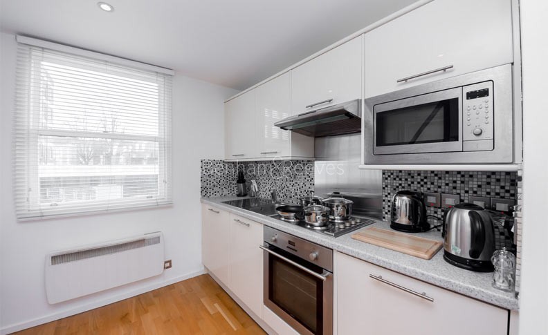 3 bedrooms apartments/flats to sale in Lockgate Road, Fulham-image 1