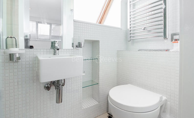 3 bedrooms apartments/flats to sale in Lockgate Road, Fulham-image 1