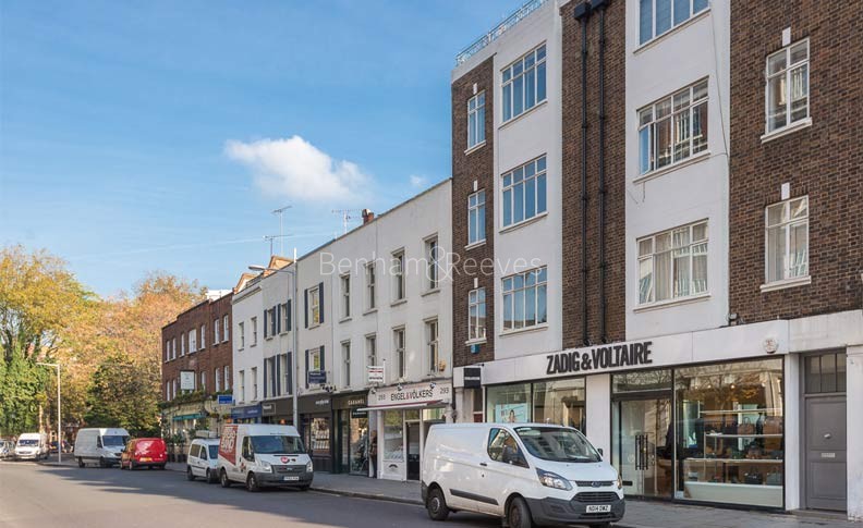 3 bedrooms apartments/flats to sale in Lockgate Road, Fulham-image 1