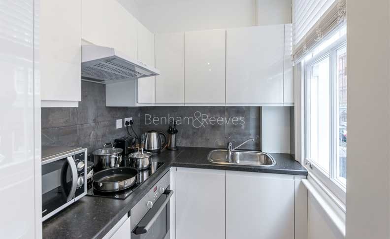 3 bedrooms apartments/flats to sale in Lockgate Road, Fulham-image 1