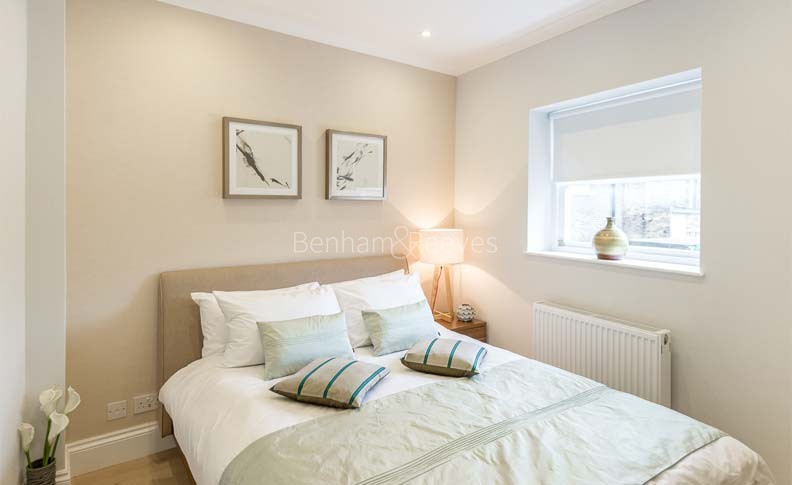 3 bedrooms apartments/flats to sale in Lockgate Road, Fulham-image 1