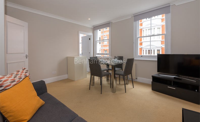 3 bedrooms apartments/flats to sale in Lockgate Road, Fulham-image 1